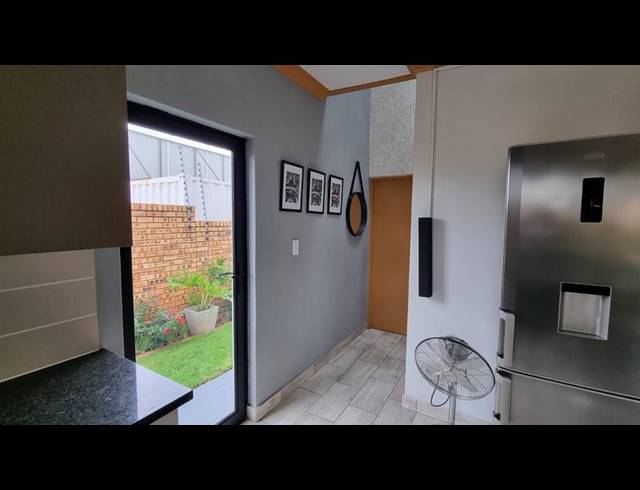 3 BEDROOM HOUSE FOR SALE IN THATCHFIELD